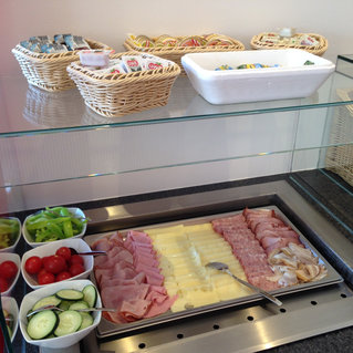 Frühstücksbuffet von Bäckerei Ertl